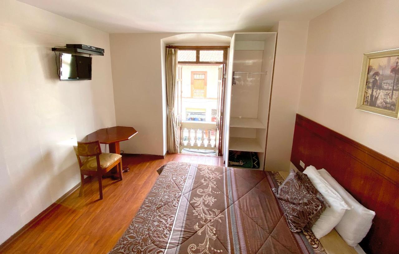 Rio Hotel Riobamba Extérieur photo